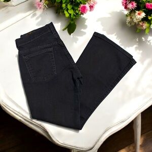 Like New Woman’s Levi’s Jeans